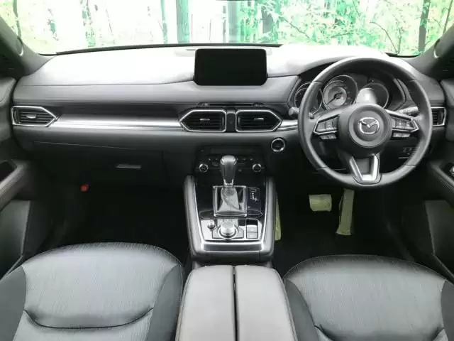 マツダCX-8の中古車はどのグレードが良い?相場や新型予想も紹介