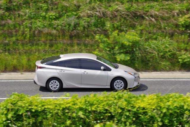 5代目プリウスのグレードごとの特徴とは?4代目の性能もご紹介