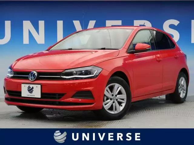 人気のプジョーのコンパクトカー208の中古車相場やライバル車をチェック！