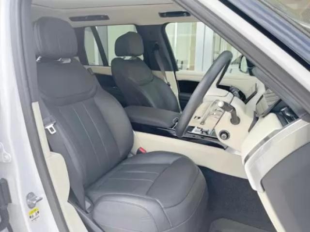 レンジローバーの人気の秘密!4つの魅力的モデルと高級SUVの歴史