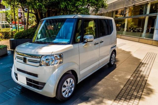 N-BOXの現行モデルとマイナーチェンジ後の先代モデルとの違いをチェック