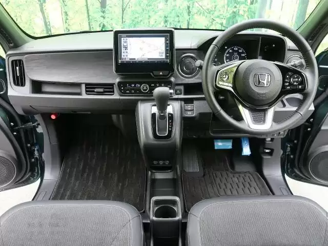 ホンダN-ONEは2代目登場で中古車が狙い目？相場や改良ポイントも解説