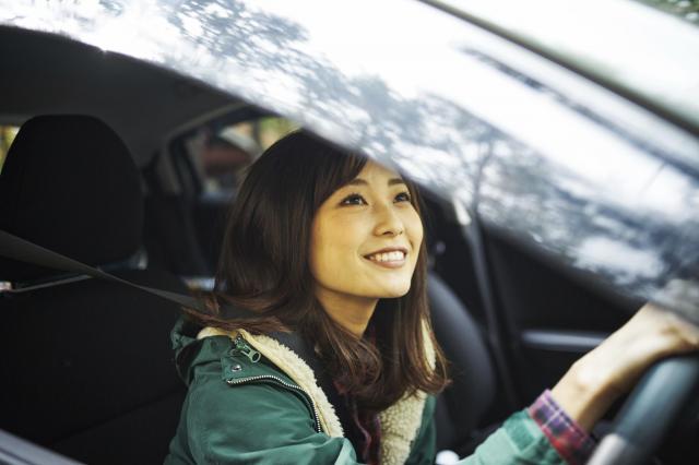 【ランドローバー】ディスカバリー スポーツの魅力やイヴォークとの違いを解説