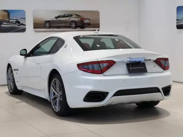 マセラティとは？意外と知らない歴史や人気車種の魅力・中古車相場を紹介