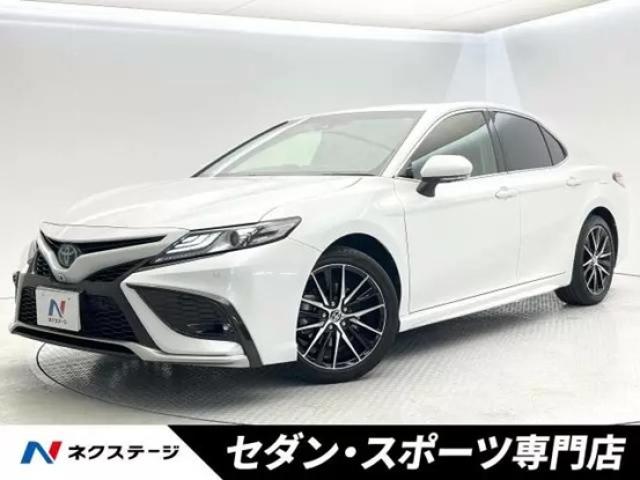 燃費のいいセダンのおすすめ12選【ハイブリッド】