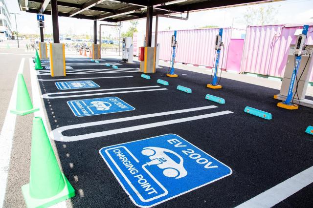 電気自動車の充電ができる場所は?走行可能距離や料金が知りたい!