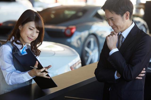 中古車の購入を検討する際に押さえておきたいポイントとは?