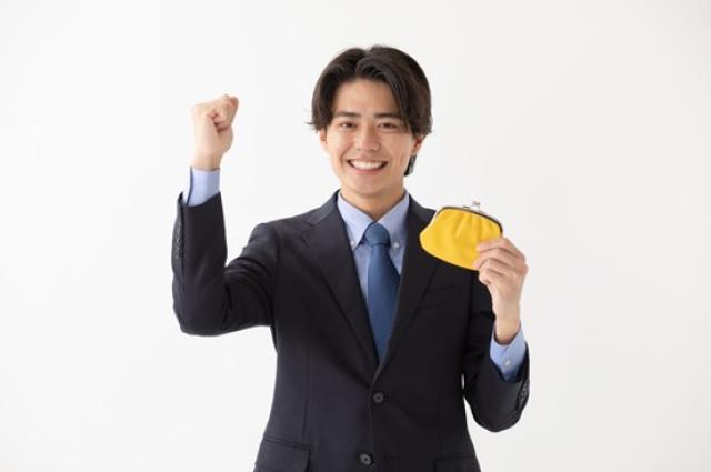 400万円の車をローンで購入する際の月々の返済額はどのくらい？