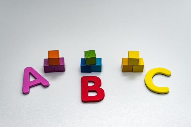 トヨタのシエンタとヴォクシーを徹底比較！それぞれの魅力や特徴が分かる