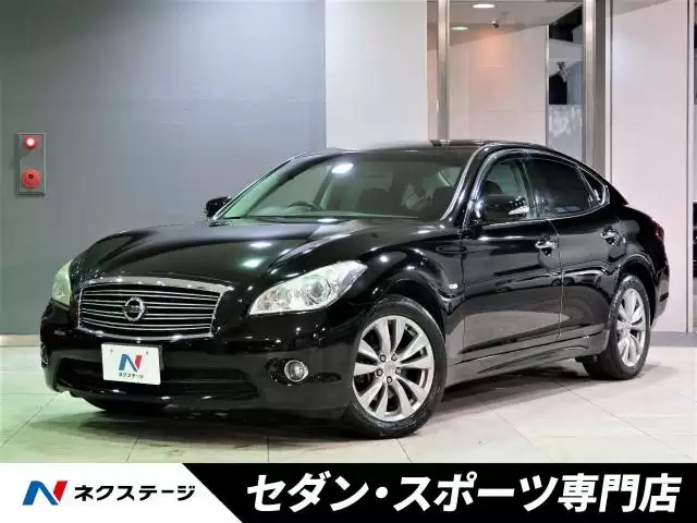 スカイラインはフーガと何が違うの？日産セダンを中古車相場まで徹底解説