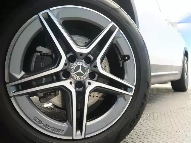 ベンツ EQCってどんな車なの?スペックや特徴と維持費の傾向をご紹介