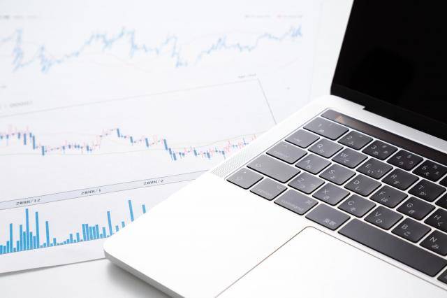 トヨタのヴィッツFとアクアLを徹底比較!車内の広さや中古車相場は?