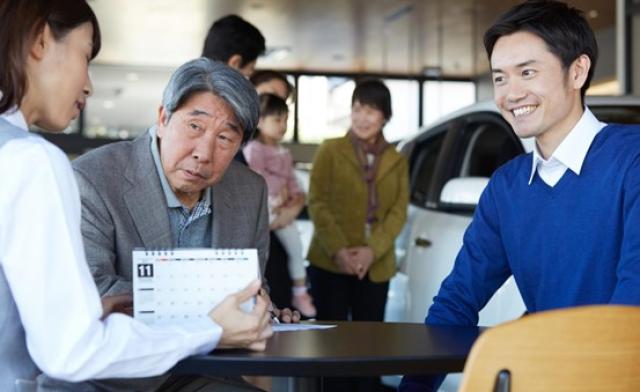 ディーラーでの商談