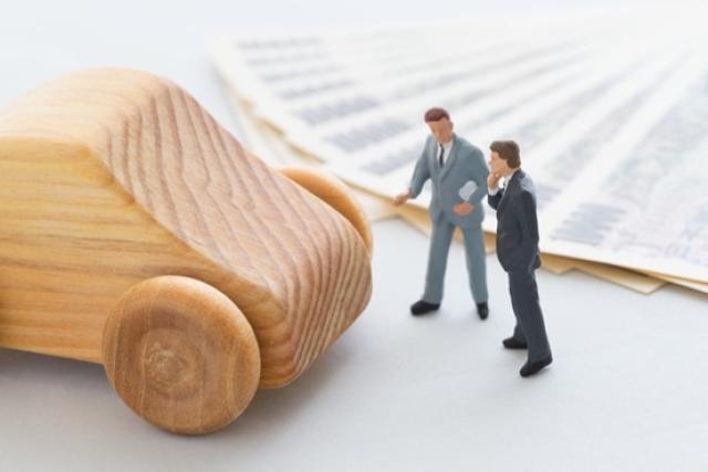 ミニチュア人形とミニカー