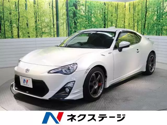 ポルシェ ボクスターとマツダ ロードスターを買うならどっち？特徴を徹底比較