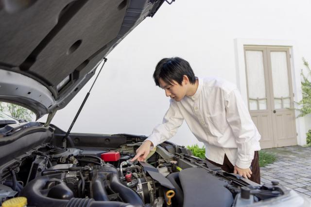 エンジンのオイル交換の目安とは？交換しても調子が優れない場合の対応も解説