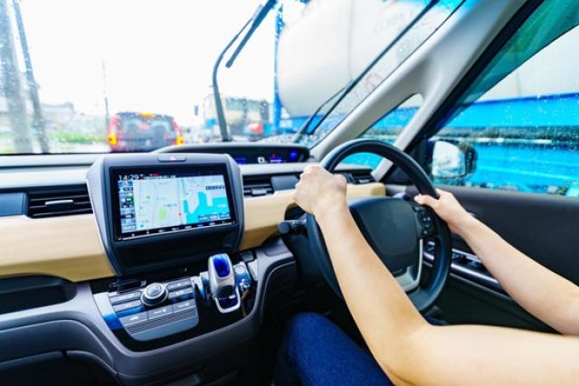 クルーズコントロールとは?基本機能と使い方、注意点を解説