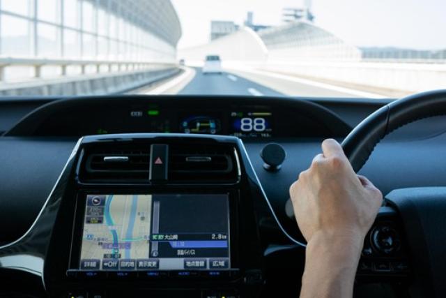 クルーズコントロールとは?基本機能と使い方、注意点を解説