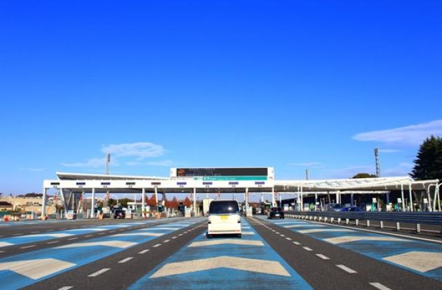 高速道路でも軽自動車は走れる？車種選びのポイントや走行時のコツ