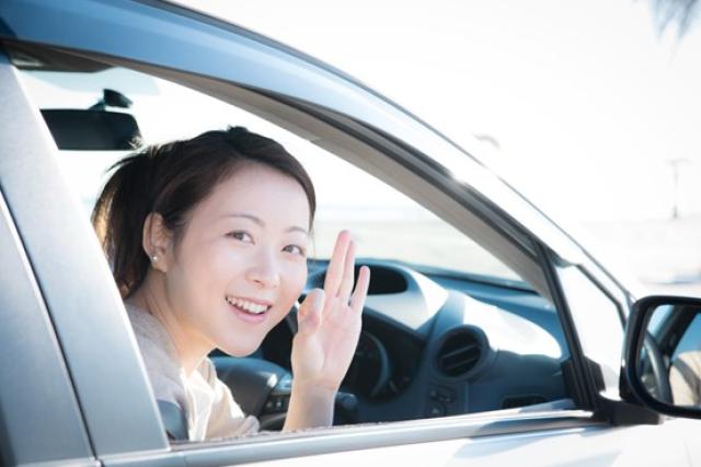 免許更新の流れとは?運転免許証の時期や費用の目安を紹介