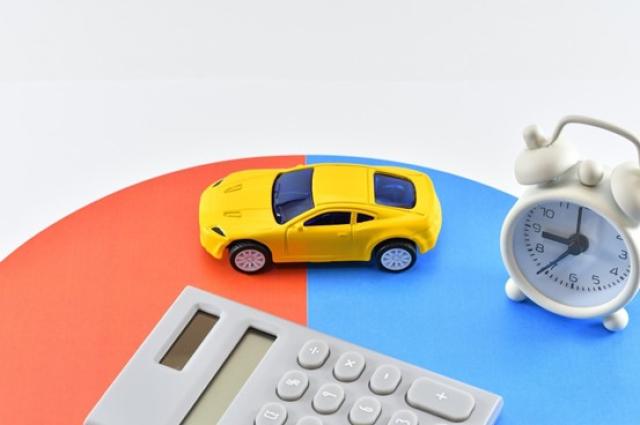 免許更新の流れとは?運転免許証の時期や費用の目安を紹介