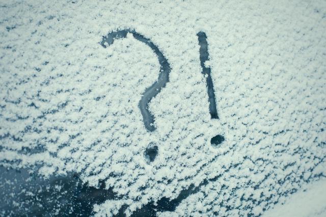 フロントガラスの凍結防止に効果的な7つの方法!原因や凍結時の注意点も紹介