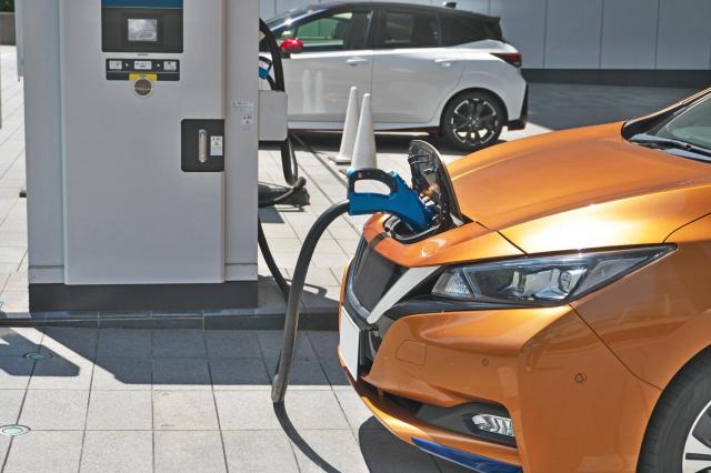 日産リーフの価格は？電気自動車の補助金やおすすめ中古車もチェックしてコスパよく◎