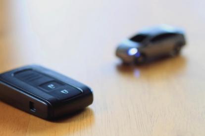 スマートキーの電池交換しても反応しない場合は？原因や対策方法まとめ