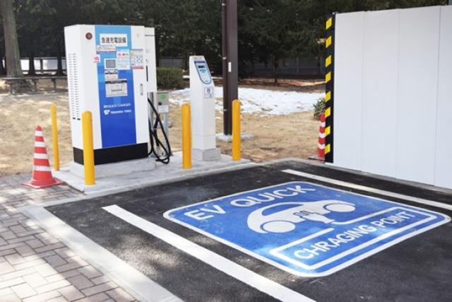 電気自動車の充電料金はいくら？ガソリン代との比較やお得に充電する方法も◎