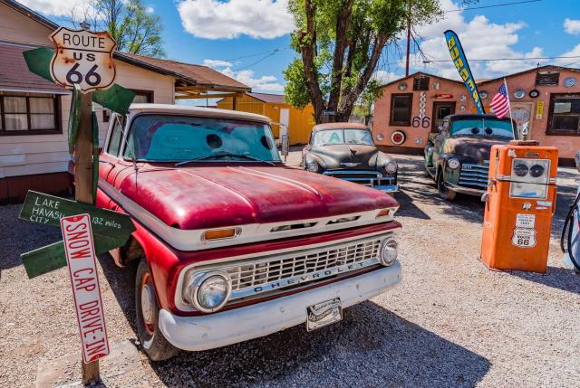 レトロな車おすすめ8選！かわいくておしゃれな国産車・輸入車を紹介