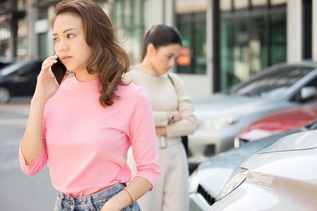 アクセルとブレーキの踏み間違いを予防しよう!リスクが高い年齢層もご紹介