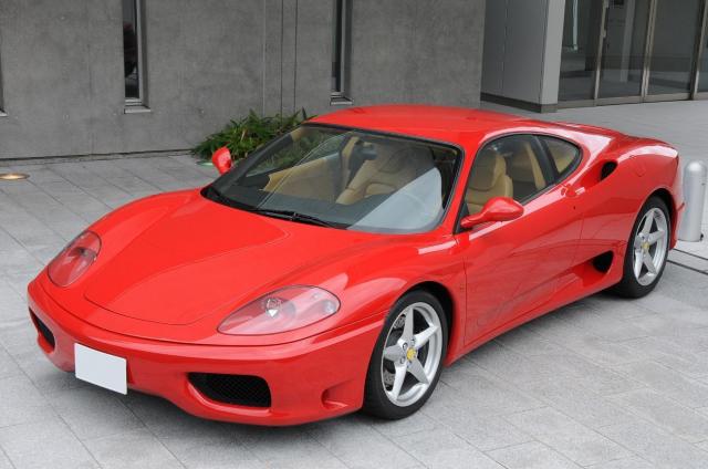 高級スポーツカーとして知られるフェラーリの魅力とは？基本情報を紹介