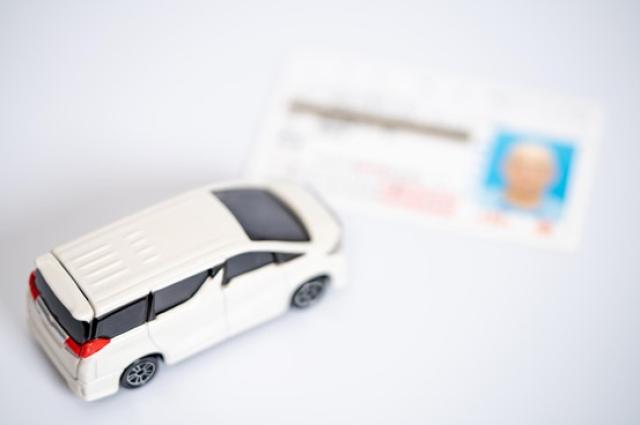 ミニカーと運転免許証