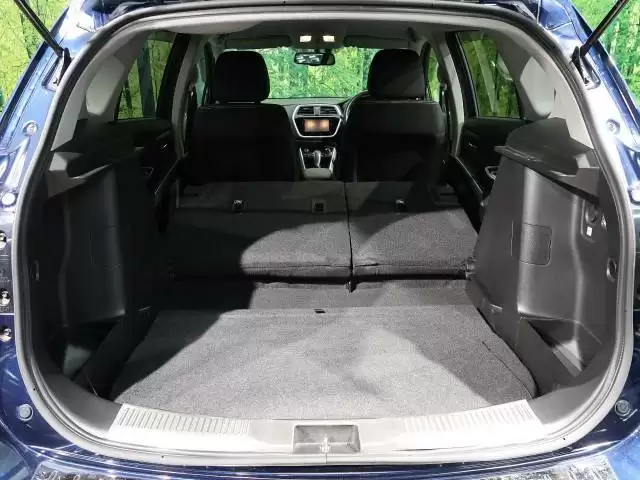 中古車「スズキ SX4」の賢い購入方法や探し方を徹底解説！