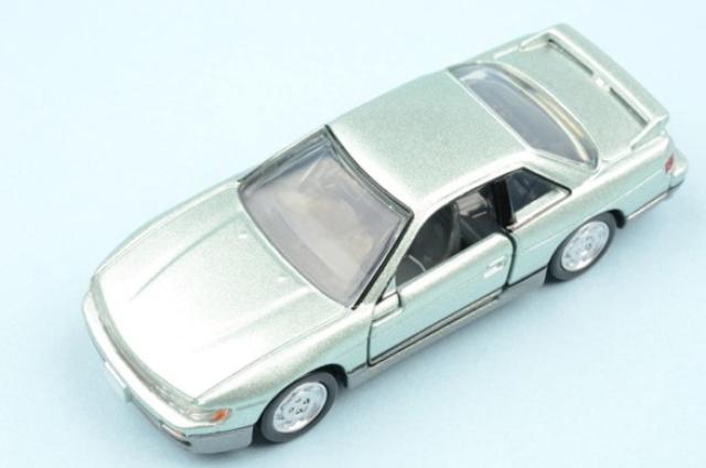  日産シルビアのおすすめは何代目？特徴や前期と後期の違いを解説