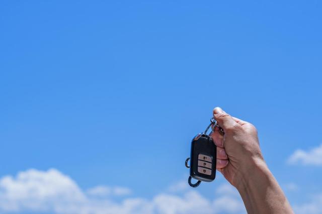 スマートキーの故障?エンジンがかからない原因と対処法を徹底解説!