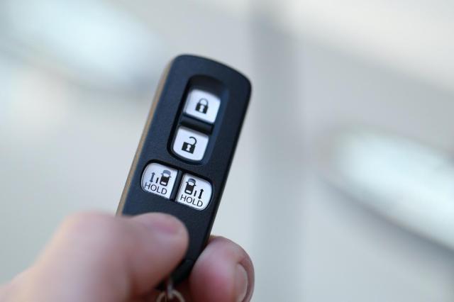 スマートキーの故障?エンジンがかからない原因と対処法を徹底解説!