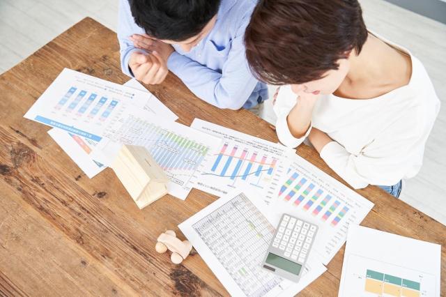 自動車保険料は分割払い・一括払いが可能!メリットや注意点を解説!