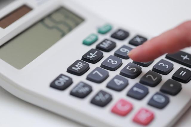 自動車保険料は分割払い・一括払いが可能!メリットや注意点を解説!