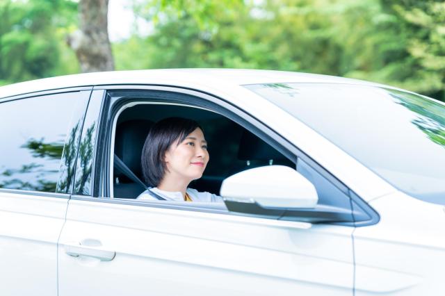 自動車保険は代理店から加入するの？加入方法や保険料が安くなるポイント