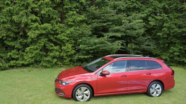  中古車「フォルクスワーゲン アルテオン シューティングブレーク」の賢い購入方法や探し方を徹底解説！