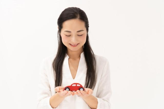 車のブレーキを正しく操作する方法とは?踏み方のコツから注意点まで解説