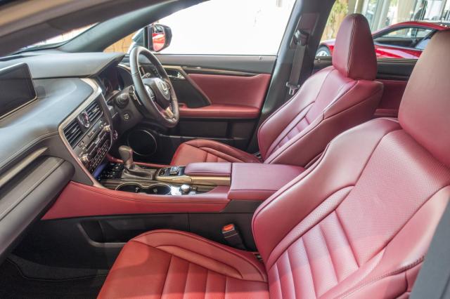 レクサスNXの価格は？グレードごとの特徴や他のレクサスSUVとの比較も