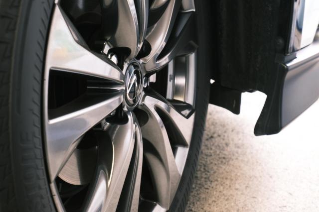 レクサスNXの価格は？グレードごとの特徴や他のレクサスSUVとの比較も