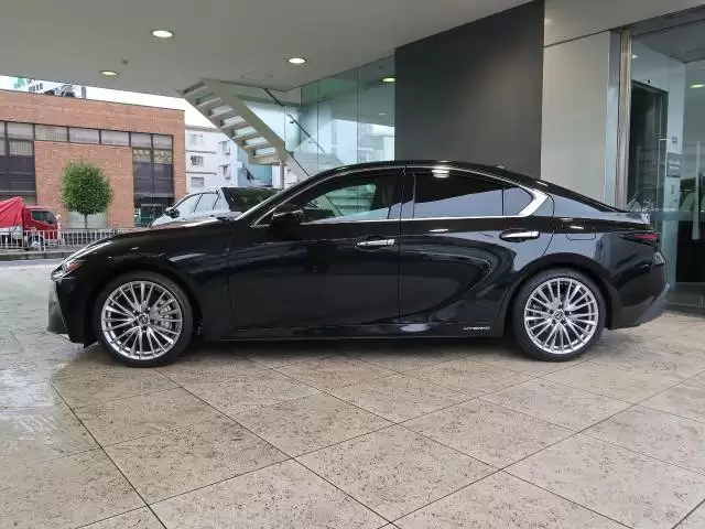 レクサスとトヨタはどのような関係がある？代表的な車種の違いを比較しよう