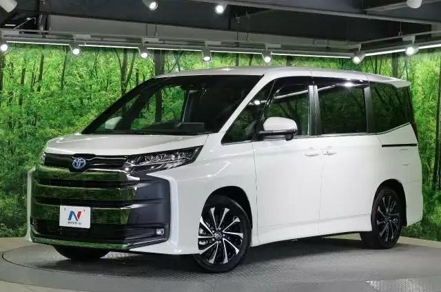 ノアの現行モデルを徹底チェック！4つの魅力や中古車情報も解説