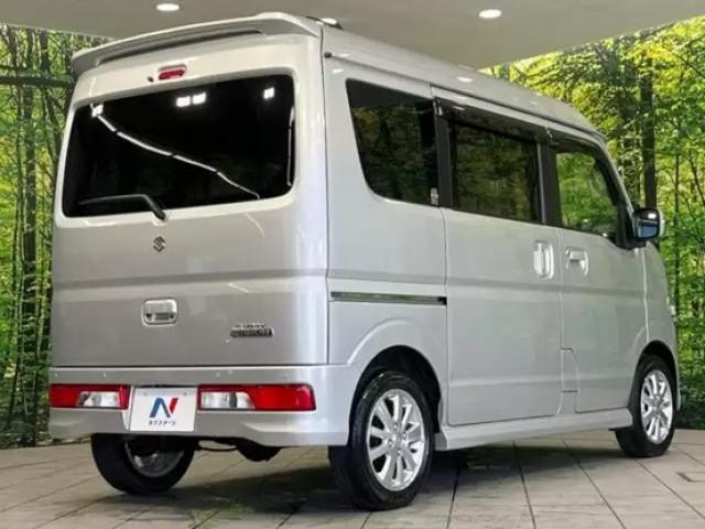 エブリイとエブリイワゴンの違いとは?室内空間と快適性の比較をチェック