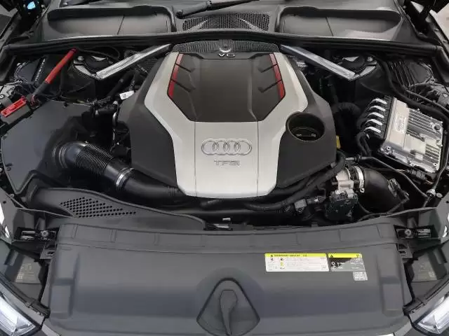 アウディS4アバントの現行モデルの魅力を探る！中古車での購入もおすすめ