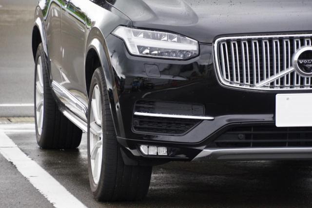 車のグリルとはどこの部分?役割やメーカーごとのデザインを紹介