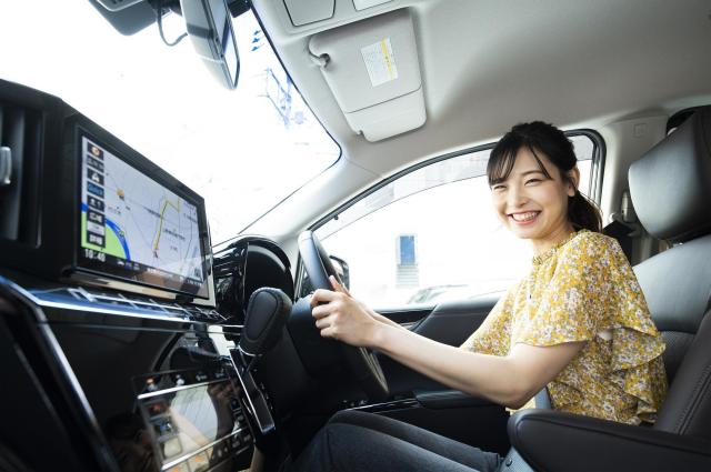 トヨタ ヤリスとアクアを徹底比較!見た目や性能の違いを見てみよう